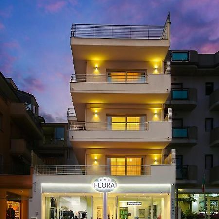 Hotel Flora Alba Adriatica Exterior photo