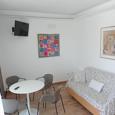 Hotel Flora Alba Adriatica Exterior photo